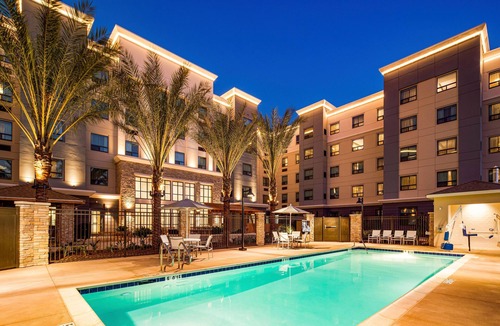 Irvine Business Complex Apartment | Accessible 1BR King | Kitchen + Breakfast & Pool