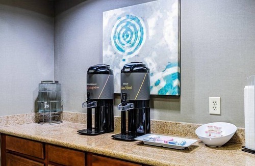 Laredo Apartment | Accessible 1BR Suite w/Breakfast Included & Pool