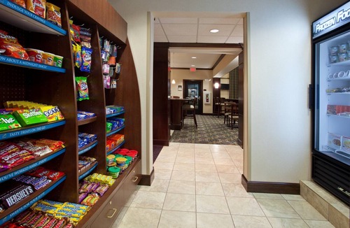 Stow Apartment | Accessible 1BR Suite w/Complimentary Breakfast
