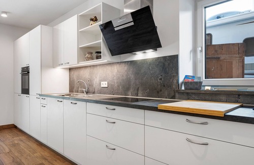 Auer Apartment | Accessible Apartment '3' with Garden, Wi-Fi and Air Conditioning