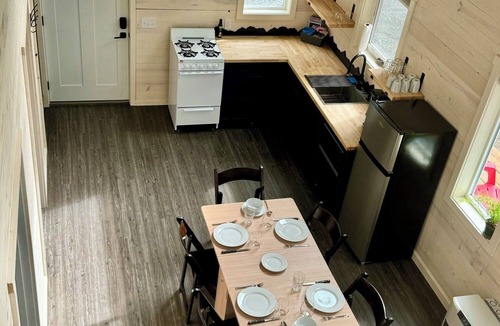 Chugiak Ski Chalet | Accessible deluxe chalet retreat for six in the serene Eklutna Valley.