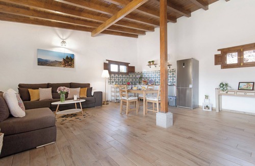Santa Lucia House | Accessible Holiday Home 'El Algarrobero' with Mountain Views and Private Pool