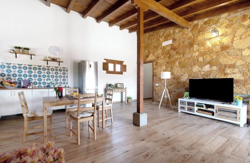 Santa Lucia House | Accessible Holiday Home 'El Algarrobero' with Mountain Views and Private Pool