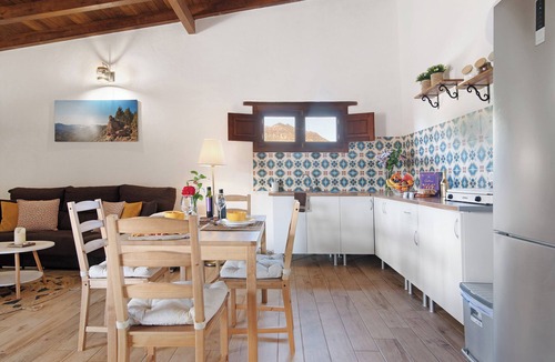 Santa Lucia House | Accessible Holiday Home 'El Algarrobero' with Mountain Views and Private Pool