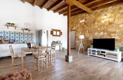 Santa Lucia House | Accessible Holiday Home 'El Algarrobero' with Mountain Views and Private Pool