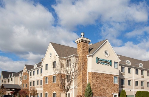 Eagan Park Apartment | Accessible King Studio Near ATL | Free Breakfast + Gym