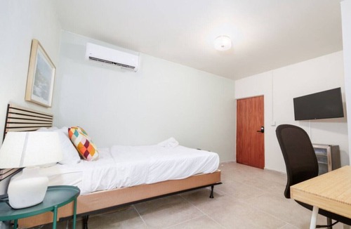 Santurce Hotel | Accessible Suite – Roll-In Shower, Modern Design & Prime San Juan Location