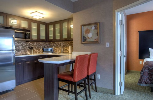 Central Hamilton Apartment | Accessible Suite w/Roll-In Shwr | Free Breakfast