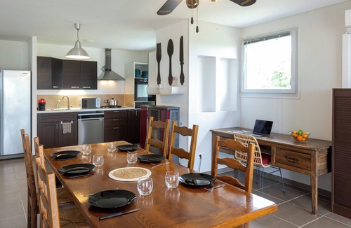 Salvagnac-Cajarc Villa | Accessible Villa with Panoramic Views