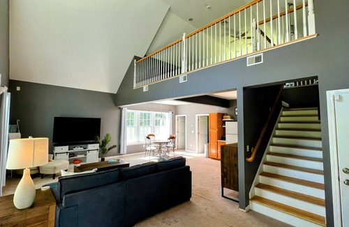 Kingston House | Accessory Apartment on Secluded Wooded Property