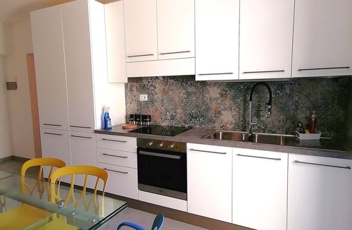 Monterotondo Apartment | Accogliente Appartamento Vicino Roma per Coppie e Famiglie, Nuovo