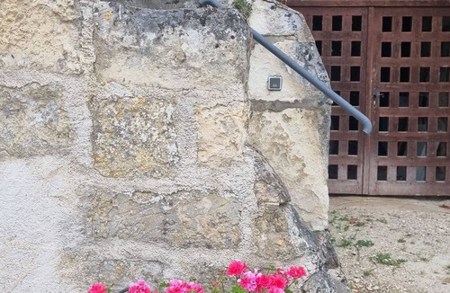 Bourre Apartment | Accommodation for 5 people, with small terrace, pets welcome.