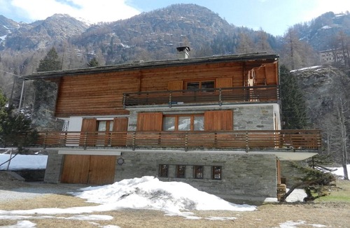 Gressoney-Saint-Jean Ski Chalet | Accommodation with splendid views of Monte Rosa, 5 minutes by car from Gressoney.