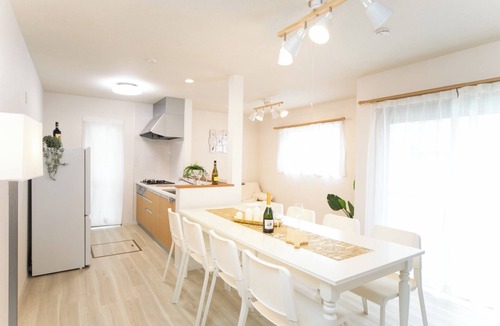 Kuwana House | Accommodates 13 people A twostory house near Nagashima Resort and Nabana no Sato/Kuwana Mie