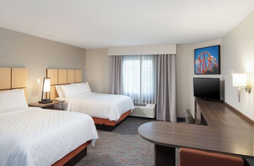 Anaheim Resort Hotel | Accommodates 2 Studios w/double beds | Near Disneyland Resort