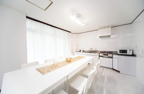 Komono House | Accommodates 20 people 1 minute from the station A large house where you can enjoy BBQ and table t/Miegun Mie