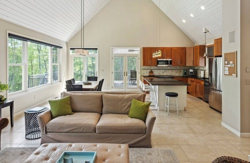 Drummond House | Accommodates up to 14 guests, great location!
