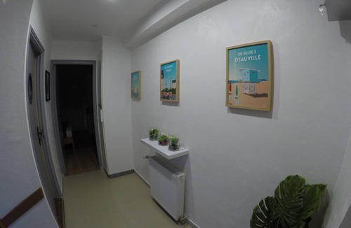 Beaumont-sur-Sarthe House | Accommodation at home