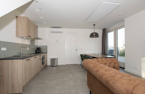 Leidschendam Apartment | Accommodation 5: Spacious and luxurious 6-person apartment