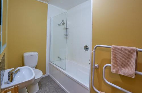 Te Anau Hotel | Accommodation Fiordland -The Three Bedroom House at 226A Milford Road