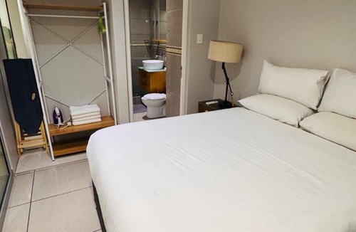 Durban Point Apartment | Accommodation Front - Scenic Sea View 2 Sleeper