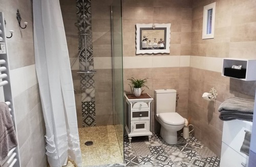 Tour-de-Faure House | ACCOMMODATION "LE SAINT JACQUES" 1 double room