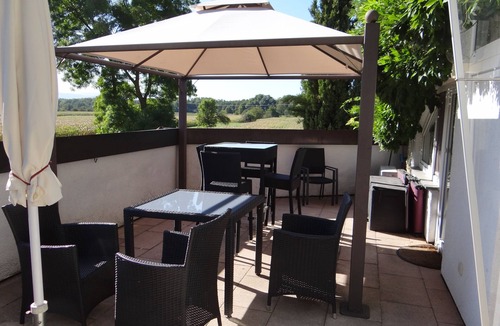 Hugstetten Apartment | Accommodation near Freiburg - Comfortable living at Feldschlösschen in March