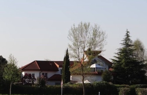 Hugstetten Apartment | Accommodation near Freiburg - Comfortable living at Feldschlösschen in March
