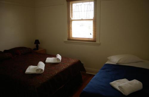 Rockdale Apartment | Accommodation Sydney Rockdale - 2 Bdr Pet Friendly Budget Apartment