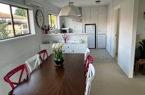 Torbay House | Accommodation - Waiake Beach in Torbay- voted one of Auckland's best beaches.
