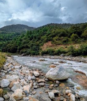 Bomdila Bed & Breakfast | Accomoon River Side Cottages