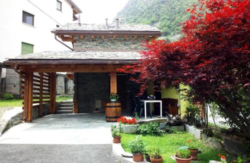 Champdepraz House | Acero Rosso