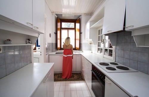 idhra House | Achilleas Pension