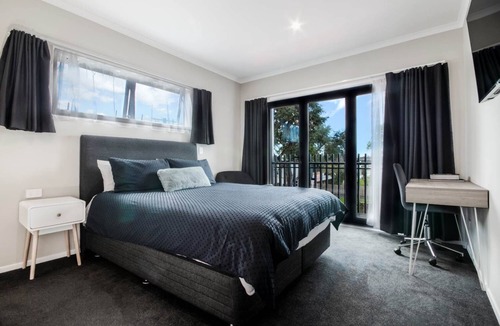 Papatoetoe Hotel | ACL Studio Units