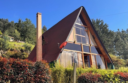 Gachancipa Cabin | Acogedor chalet mirador campestre, cerca al centro, WIFI, chimenea y parrilla.