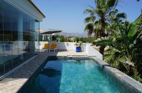 Rafol de Almunia Apartment | Acogedor estudio con terraza y piscina privada en Rafol d'Almunia - ES-373-65