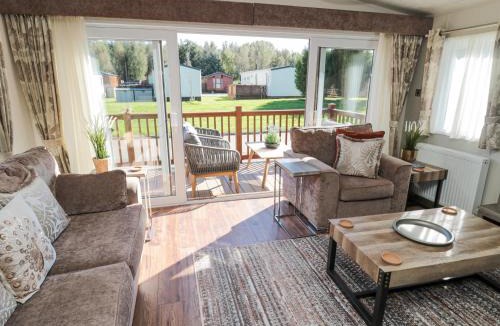 Morpeth House | Acorn Lodge