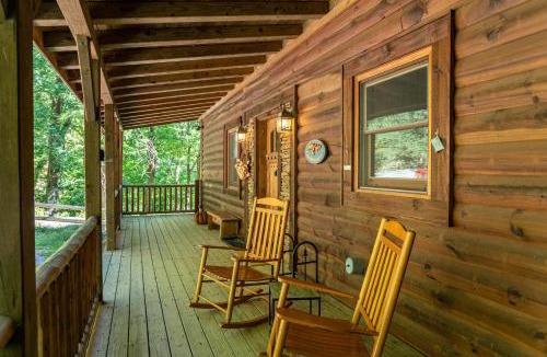 Seven Devils House | Acorn Lodge with hot tub pool table