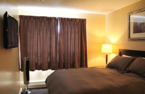 Grande Cache Hotel | Acorn Motel