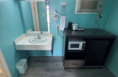 Black Mountain Hotel | Acorn Motel