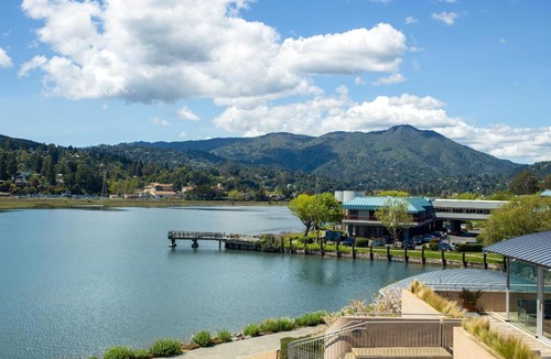 Mill Valley Hotel | Acqua Hotel