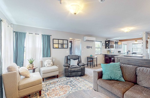 Long Beach House | Acreage with sauna, hot tub, firepit, separate studio - beach nearby & dogs OK