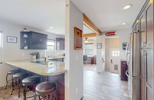 Long Beach House | Acreage with sauna, hot tub, firepit, separate studio - beach nearby & dogs OK