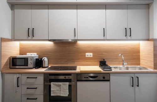 Kinosargous Apartment | "Acropolis Kallisti" 2BR/2BA near Metro