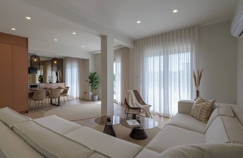 Monastiraki Apartment | Acropolis View Plunge Pool Loft