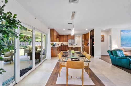 Singer Island House | Across from Beach | Renovated Coastal Home, Gourmet Kitchen & Jetted Tub