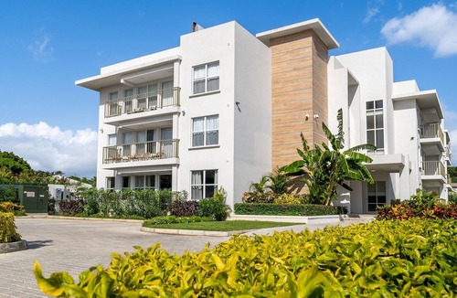 Little Battaleys Condo | Across from beach with resort pool - Coral Beach 202