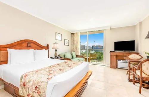 Waikiki Hotel | Across from Park & Close to Beach! Outdoor Pool, Onsite Parking!