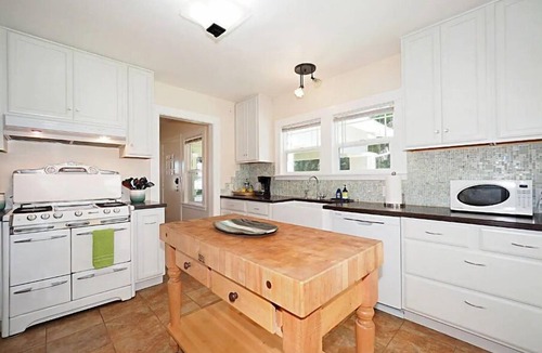 Freestone House | Across from The Barlow/Wine country