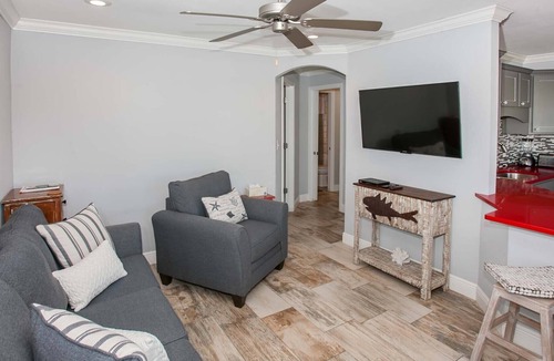Gulf Shores Condo | Across street from beach with pool - pet friendly